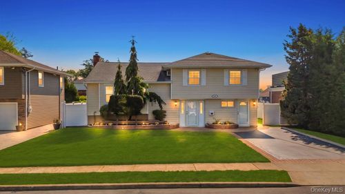2297 Arby Ct, Wantagh, NY, 11793-3853 | Card Image