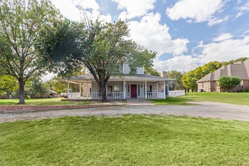 902 Mallard Pointe Dr, Granbury, TX, 76049-5563 | Card Image