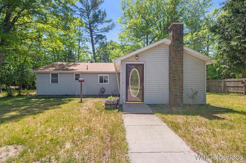 18519 Arthur Rd, Big Rapids, MI, 49307-9586 | Card Image