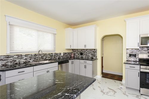 247 Park Dr, Dayton, OH, 45410-1315 | Card Image