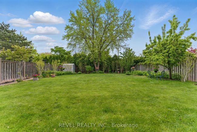 1076 Roxborough Dr, House other with 4 bedrooms, 3 bathrooms and 2 parking in Oakville ON | Image 38