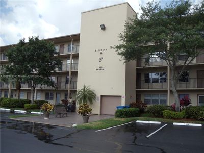 209F - 800 Sw 131st Ave, Condo with 2 bedrooms, 1 bathrooms and null parking in Pembroke Pines FL | Image 2