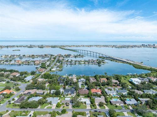 120 Crestwood Ln, LARGO, FL, 33770-2633 | Card Image