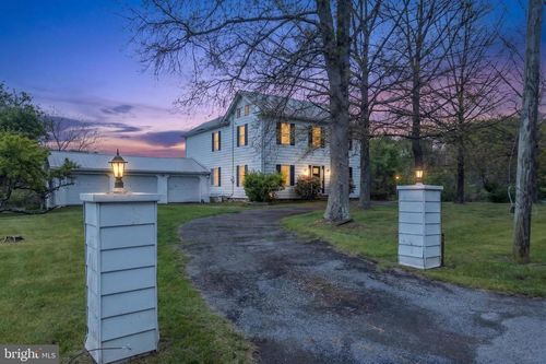 7051 Winchester Grade Rd, BERKELEY SPRINGS, WV, 25411-3721 | Card Image