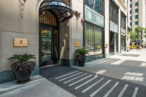 p-902-118 E Erie St, CHICAGO, IL, 60611-3635 | Card Image