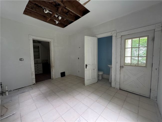 Kitchen | Image 9