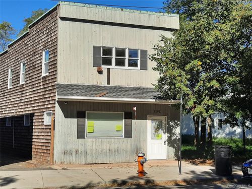 230 Main Rd, Riverhead, NY, 11901 | Card Image