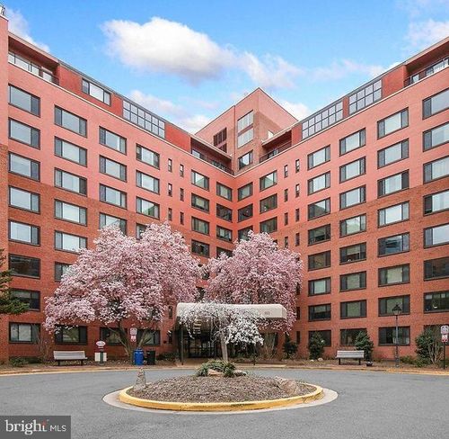 911-1021 Arlington Blvd, ARLINGTON, VA, 22209-2217 | Card Image