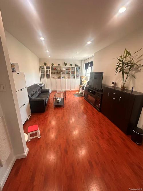 6g-139-15 28th Rd, Flushing, NY, 11354-1816 | Card Image