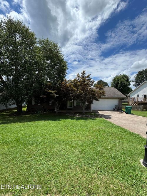 343 Headrick View Drive, Maryville, TN, 37804 | Card Image
