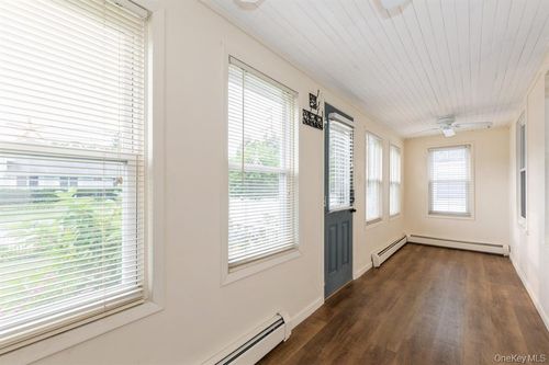 109 Roosevelt Ave, Islip, NY, 11751-2513 | Card Image