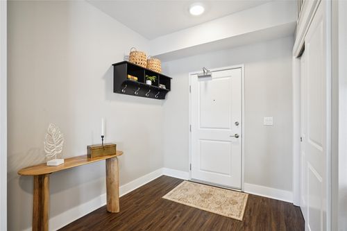 apt-213-9065 Bishop Dr, West Des Moines, IA, 50266-1896 | Card Image