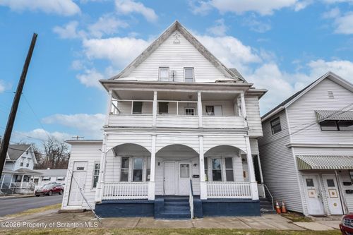 724 Court St, Scranton, PA, 18508-2274 | Card Image