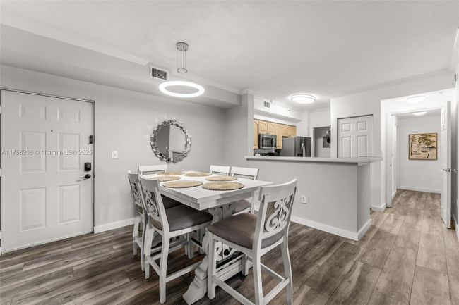 APT-112 - 6831 Sw 44 Th St, Condo with 3 bedrooms, 2 bathrooms and null parking in Miami FL | Image 4