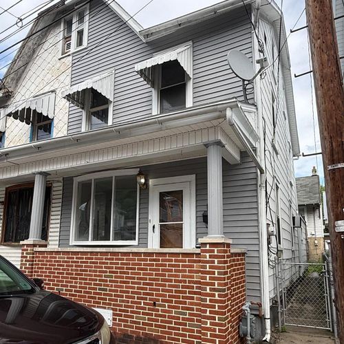 213 S Franklin St, SHAMOKIN, PA, 17872-6007 | Card Image