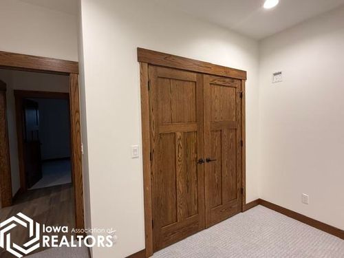 1504 Creekside Dr, Humboldt, IA, 50548-3300 | Card Image