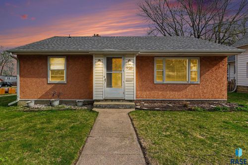 928 W 3rd St Street, Sioux Falls, SD, 57104 | Card Image