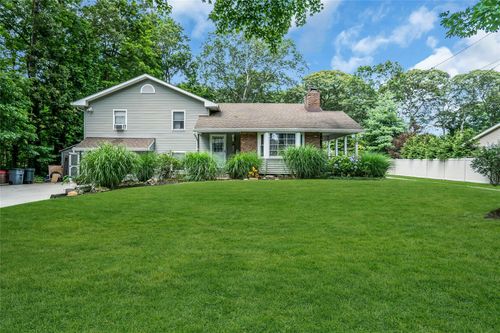 11 Grove Ave, Saint James, NY, 11780-3006 | Card Image