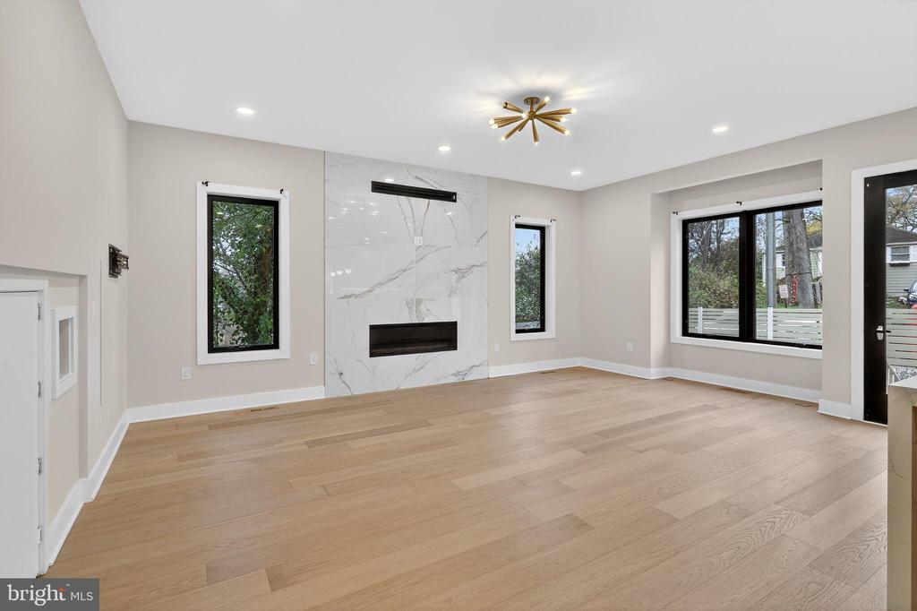 Residential in ARLINGTON 5