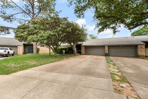 1801 Woodview Court, Grand Prairie, TX, 75050 | Card Image