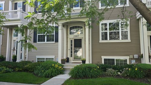 1587 Windward Dr, Pingree Grove, IL, 60140-2061 | Card Image