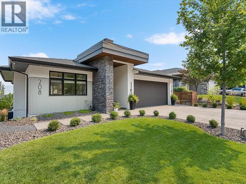 208 Skyland Dr, House with 4 bedrooms, 4 bathrooms and 4 parking in Kelowna BC | Card Image