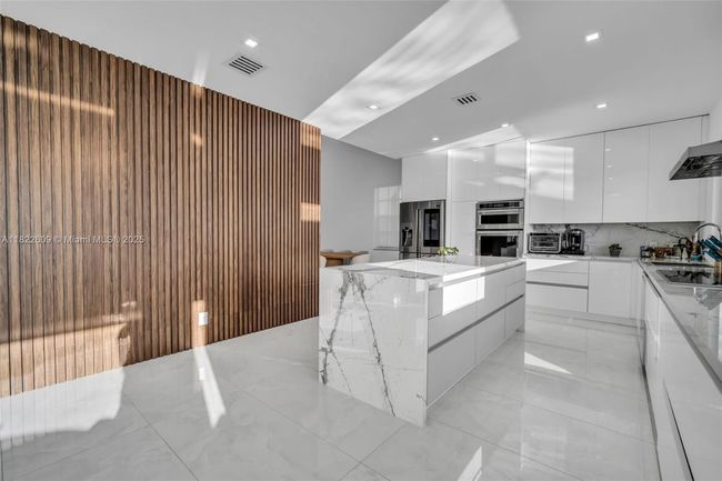 942 Lavender Cir, House other with 4 bedrooms, 3 bathrooms and null parking in Weston FL | Image 21