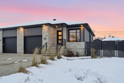 302 Av Des Dalles, Shawinigan, QC, G9P0H2 | Card Image