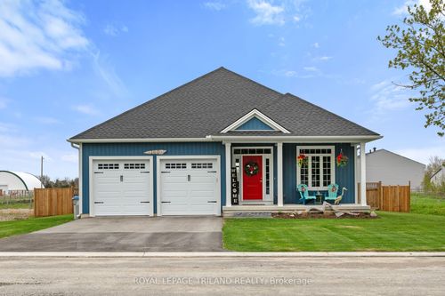 160 Elizabeth St, Thedford, ON, N0M2N0 | Card Image