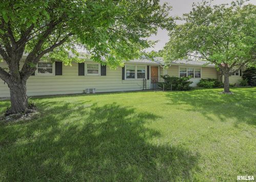 2218 9th St, Silvis, IL, 61282-2807 | Card Image