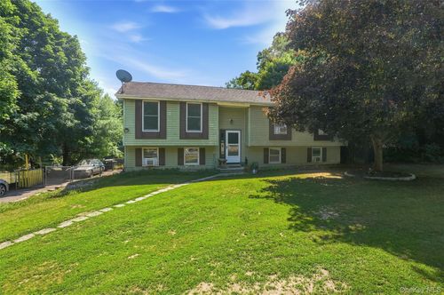 4 Riverside Dr, Pine Bush, NY, 12566-5731 | Card Image