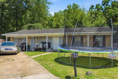 5218 Potomac Dr, Pascagoula, MS, 39581-4031 | Card Image