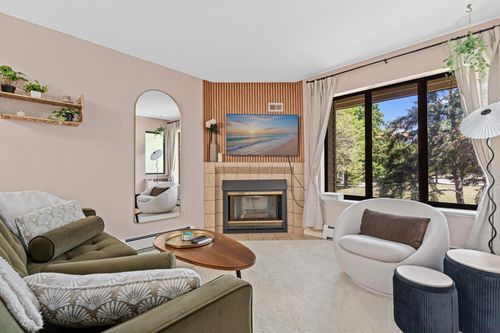 5213-7631 Edinborough Way, Edina, MN, 55435-5816 | Card Image