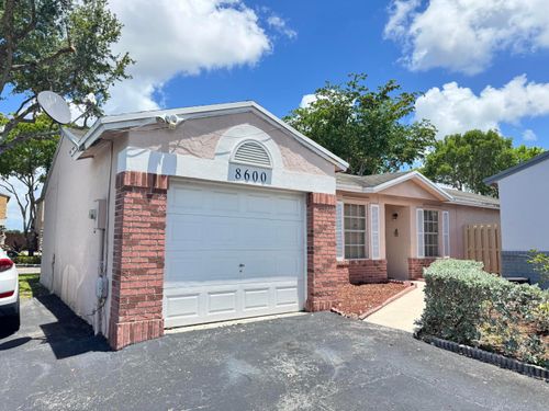 8600 Nw 193rd Terrace, Hialeah, FL, 33015 | Card Image