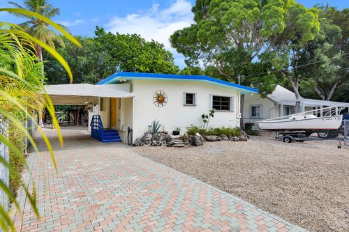 110 Indian Ave, Tavernier, FL, 33070-2946 | Card Image