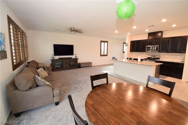 8761 Rio Andir Ave, House other with 4 bedrooms, 3 bathrooms and null parking in Las Vegas NV | Image 7