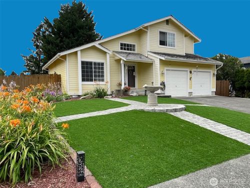 32511 Mckay Ln, Black Diamond, WA, 98010-9726 | Card Image