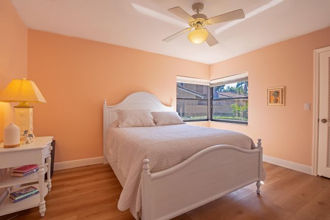 533 Prestwick Cir, Townhouse with 2 bedrooms, 2 bathrooms and null parking in Palm Beach Gardens FL | Image 18