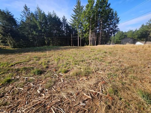 761 Redwood Rd, Whitethorn, CA, 95589-9102 | Card Image