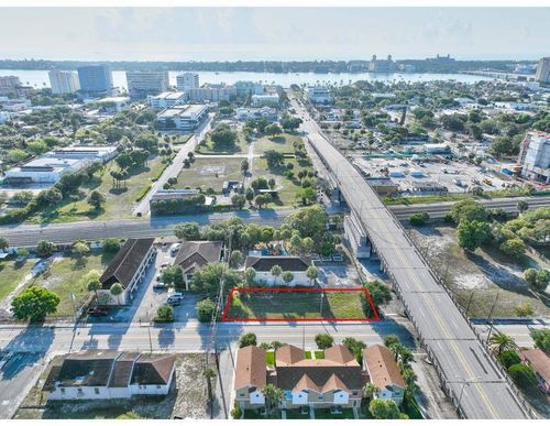 1306 Henrietta Ave, West Palm Beach, FL, 33401-2832 | Card Image