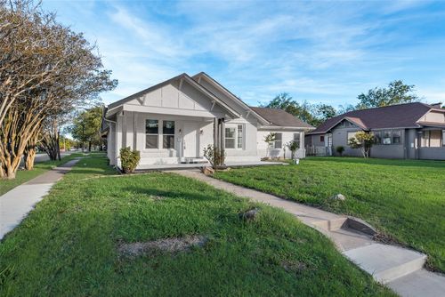 2003 Walnut St, Greenville, TX, 75401-3045 | Card Image