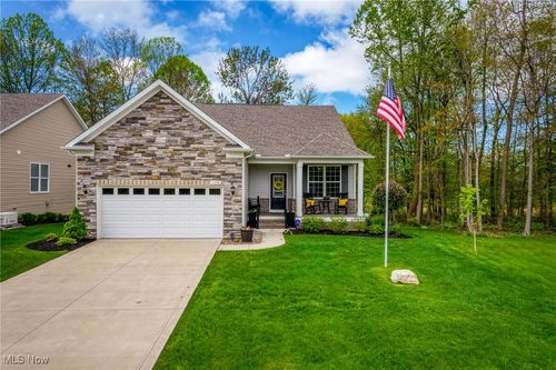 7798 Hunting Lake Dr, Concord Township, OH, 44077-8904 | Card Image