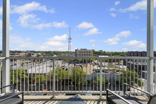 apt-611-100 W 5th St, Royal Oak, MI, 48067-2561 | Card Image