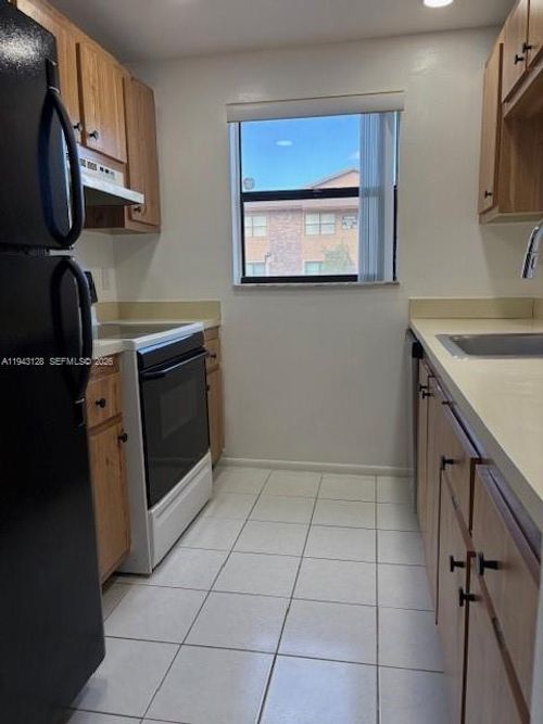 apt-102-10057 Winding Lake Rd, Sunrise, FL, 33351-5839 | Card Image