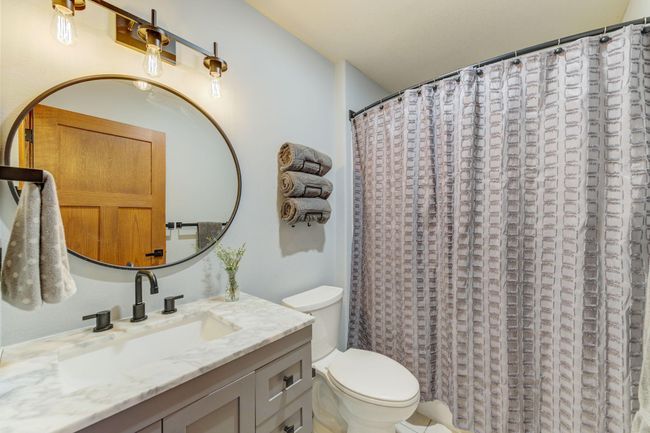 17-web-or-mls-17 Bathroom.jpg | Image 17