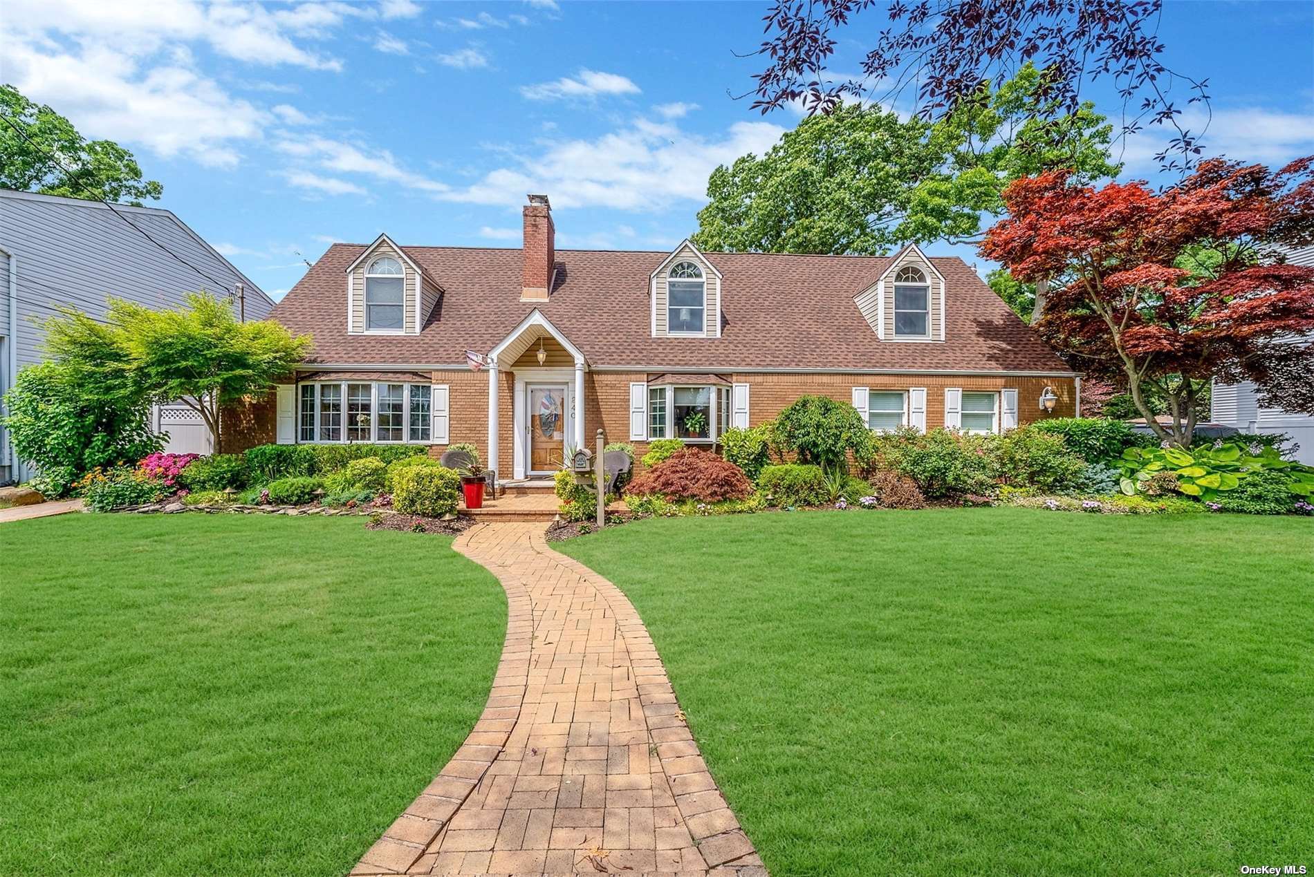 Grand Blvd, Massapequa, NY 11758