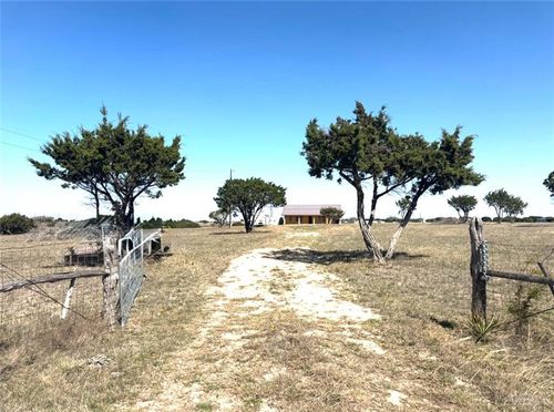 1950 County Road 221, Florence, TX, 76527-4483 | Card Image