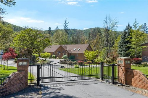 8959 John Day Dr, Gold Hill, OR, 97525-9612 | Card Image