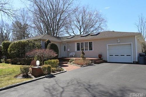 46 Marian Ln, Jericho, NY, 11753-1841 | Card Image