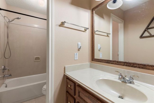 Secondary bath. | Image 29